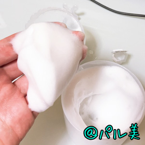 ポンプで泡立てた酵素洗顔オバジ